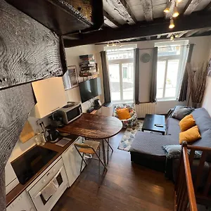 La Petite Place De La Porte De Gand Appartement